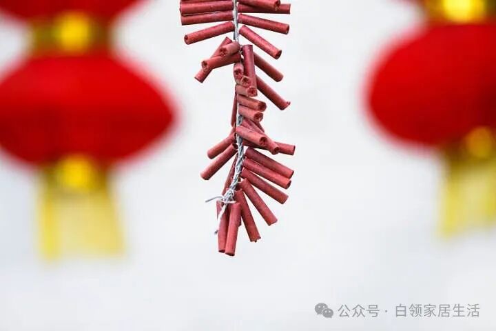 春节冷知识 为什么除夕要点蜡烛放关门炮，初一早上再放开门炮？