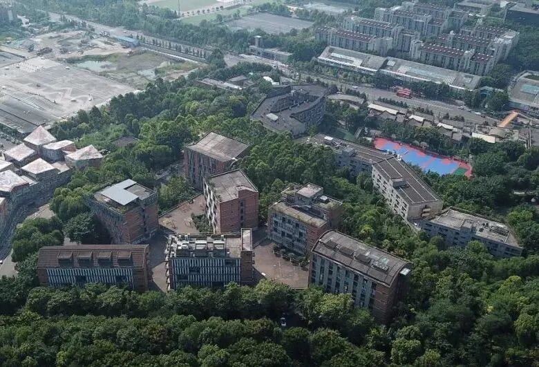 科学城迎新 | 四川美术学院新生入学指南来袭,请注意查收_校园_广场