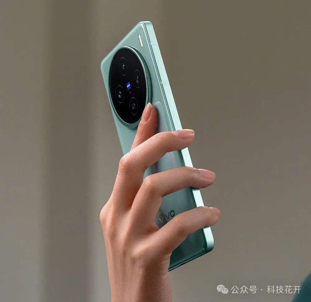 换手机不要瞎买，这4款经典旗舰，高配低价，可以用到2029年