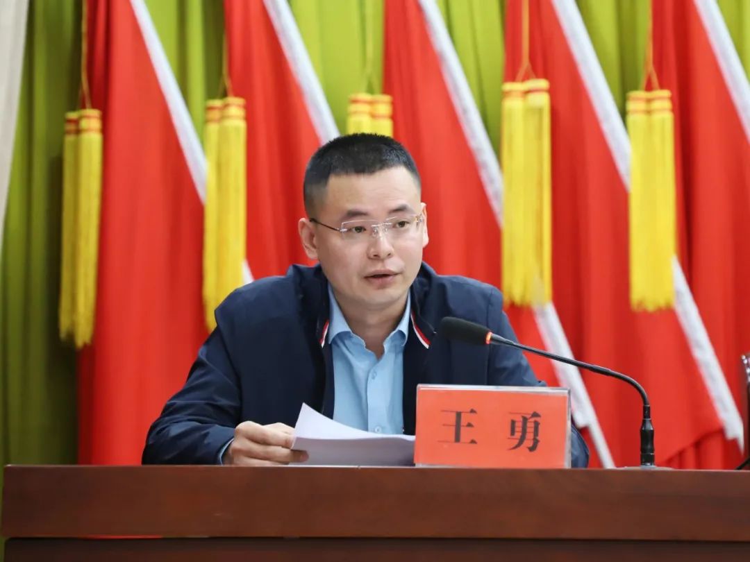 镇党委委员,组织委员,统战委员王勇安排部署建设学习型党组织工作.