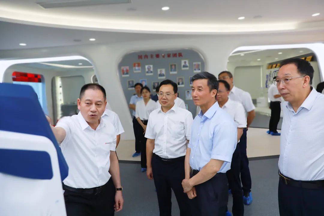 省委主题教育第九巡回指导组与江西理工大学联合调研组到信丰调研