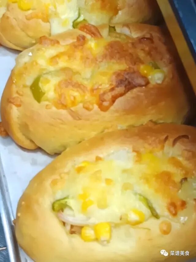 面包皮萨做法，比正宗披萨还好吃，暄软拉丝！