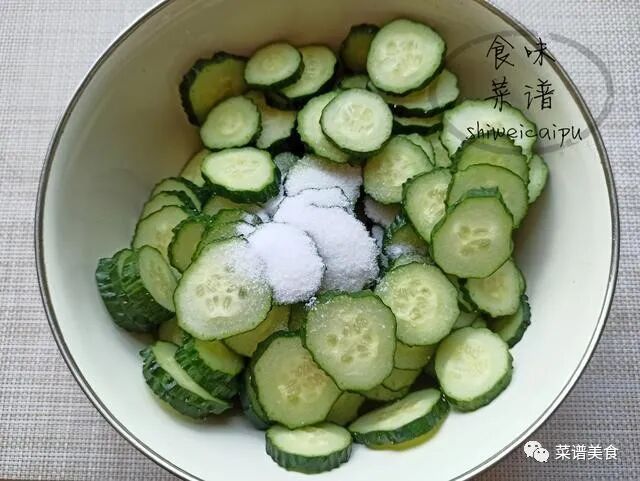 腌黄瓜怎么腌才好吃，用这个方法，俩小时就能吃，脆爽可口