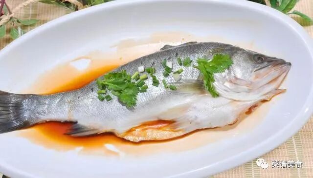 鲈鱼怎么挑选，只要牢记“这三点”，卖鱼老板也不敢坑你