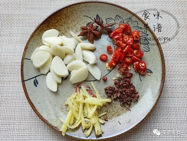 腌黄瓜怎么腌才好吃，用这个方法，俩小时就能吃，脆爽可口