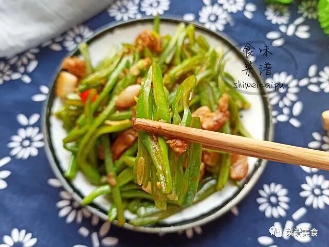 扁豆炒肉的做法，超好吃的家常菜，一学就会，下饭神奇