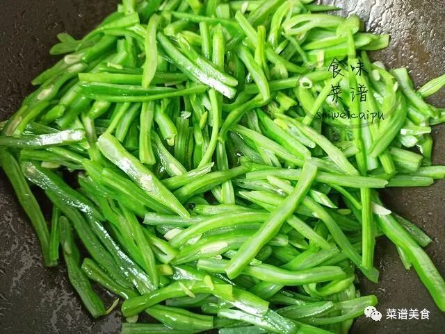 扁豆炒肉的做法，超好吃的家常菜，一学就会，下饭神奇