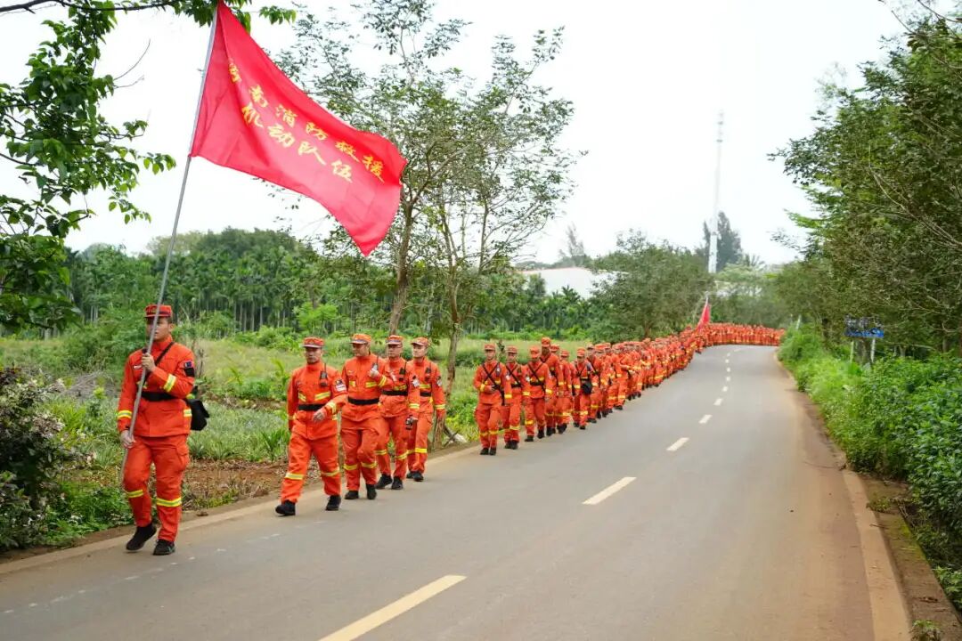 福建省森林消防总队圆满完成2024年野外驻训暨一季度首长机关训练