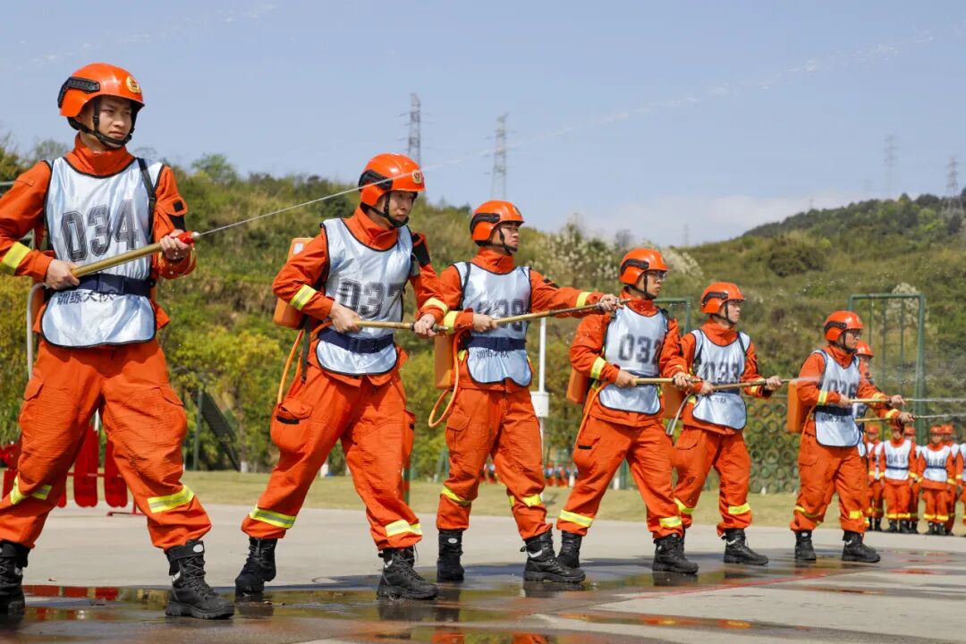 福建省森林消防总队圆满完成2023年新招录消防员入职教育训练检查考核
