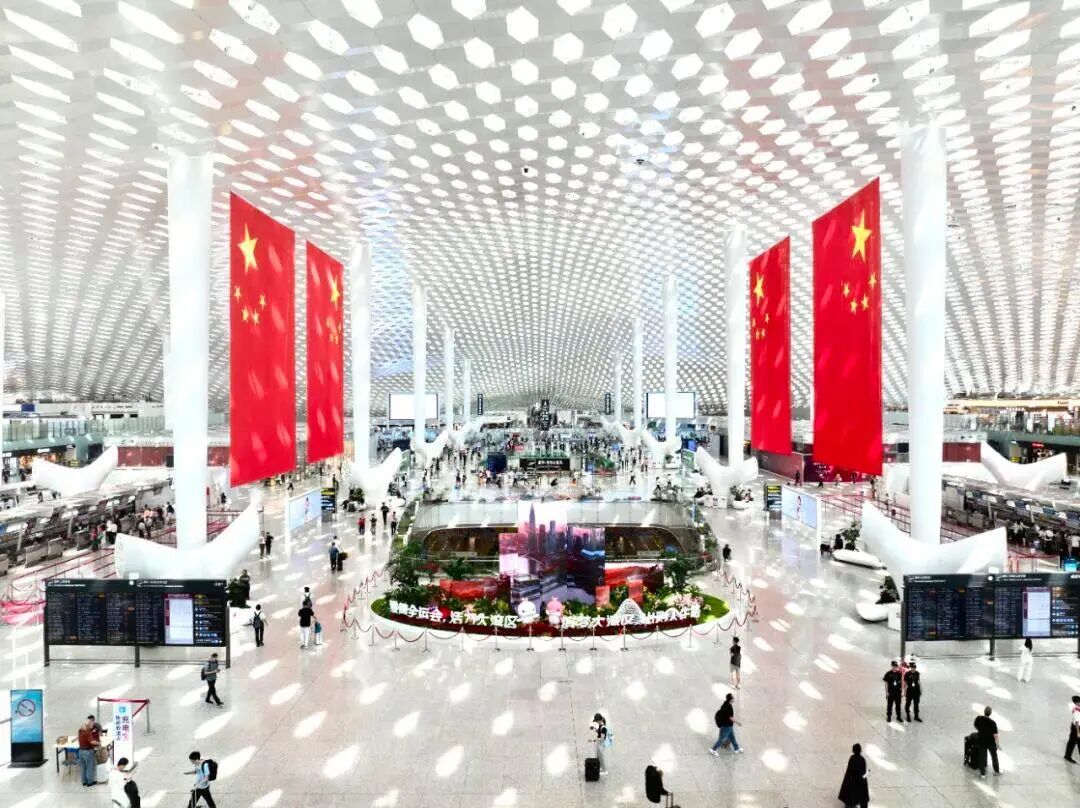 提前出发的人凌晨5点堵在路上