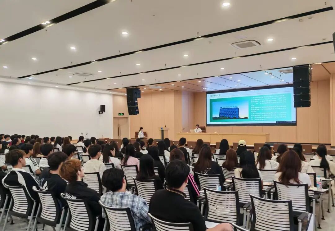 遂宁职业学院图书馆2025级新生入馆教育圆满落幕助力新生开启知识探索新旅程