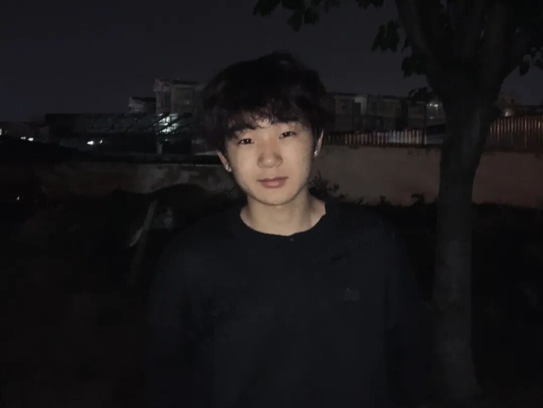 小穗家的摄影师丨镜头下的三重奏：光影、美好与生命力