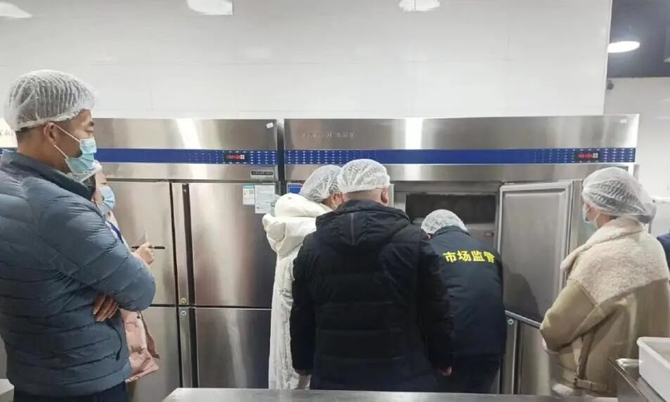 我校开展食堂食品安全自查工作