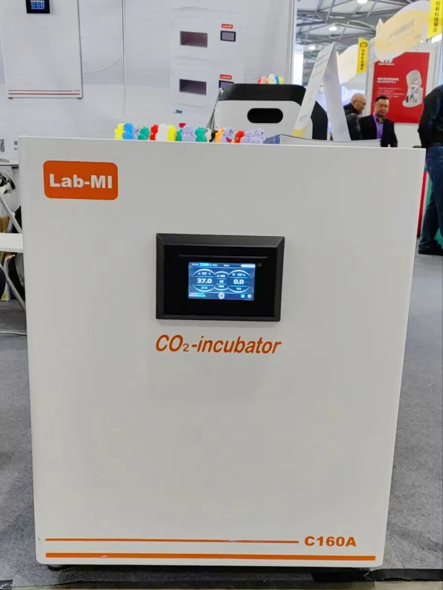 蘭伯艾克斯丨2024慕尼黑上海分析生化展活動現(xiàn)場，我們在N2館2581展臺等你！