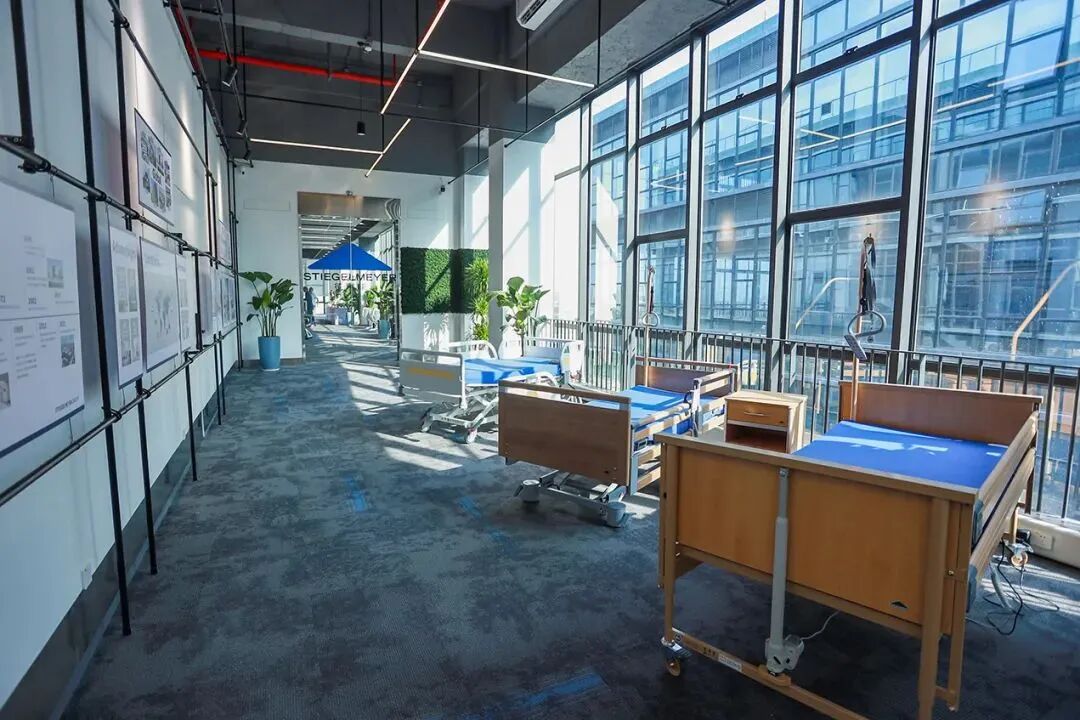 家庭用护理床怎么使用展商｜德国护理床“隐形冠军”，Stiegelmeyer德利康将亮相2024家庭服务博览会_https://www.jmylbn.com_新闻资讯_第8张