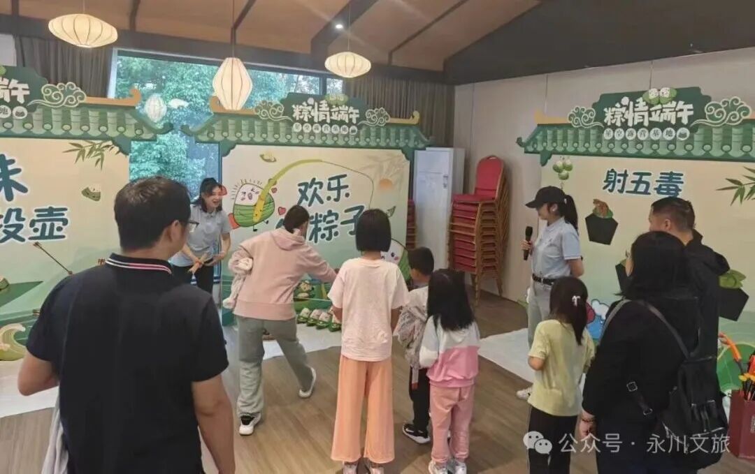 石笋山景区推出蓝莓,杨梅优惠采摘活动,蓝莓园,杨梅园入园门票均降至