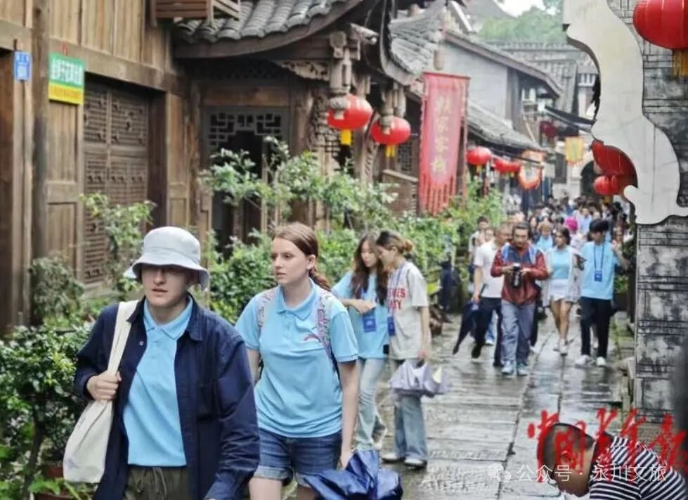 石笋山景区推出蓝莓,杨梅优惠采摘活动,蓝莓园,杨梅园入园门票均降至
