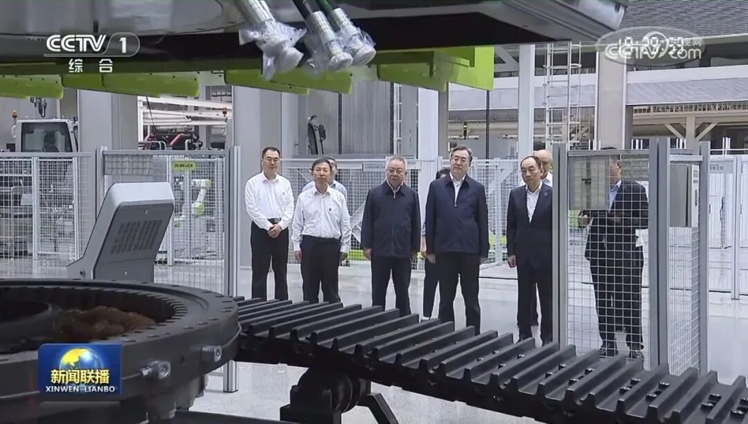 中共中央政治局常委、國務(wù)院副總理丁薛祥在湖南調(diào)研 考察中聯(lián)重科