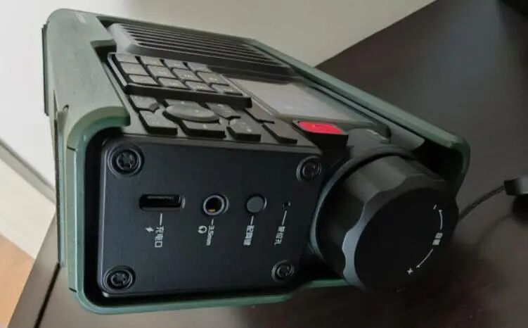 猫王妙播领航者 SR2：北京君正芯片 4G/WiFi 智能收音机