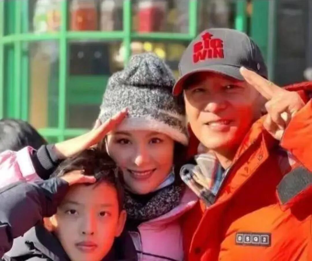 本来打算要二胎,但程莉莎打了100多排卵剂针,都没有怀上.