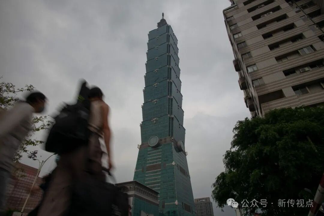 高雄市议会蓝绿民代爆发激烈冲突,台媒：台蓝绿民代又爆冲突