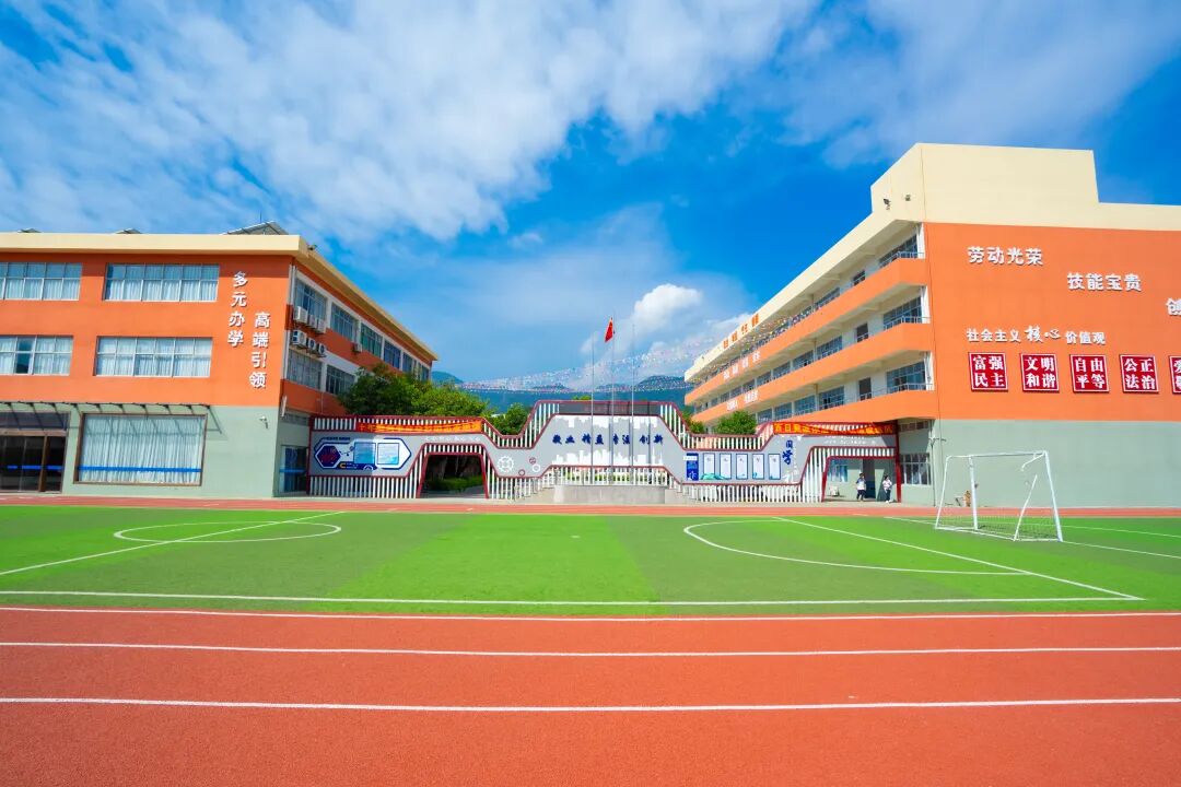 惠州市西湖技工学校宣传册(图27)