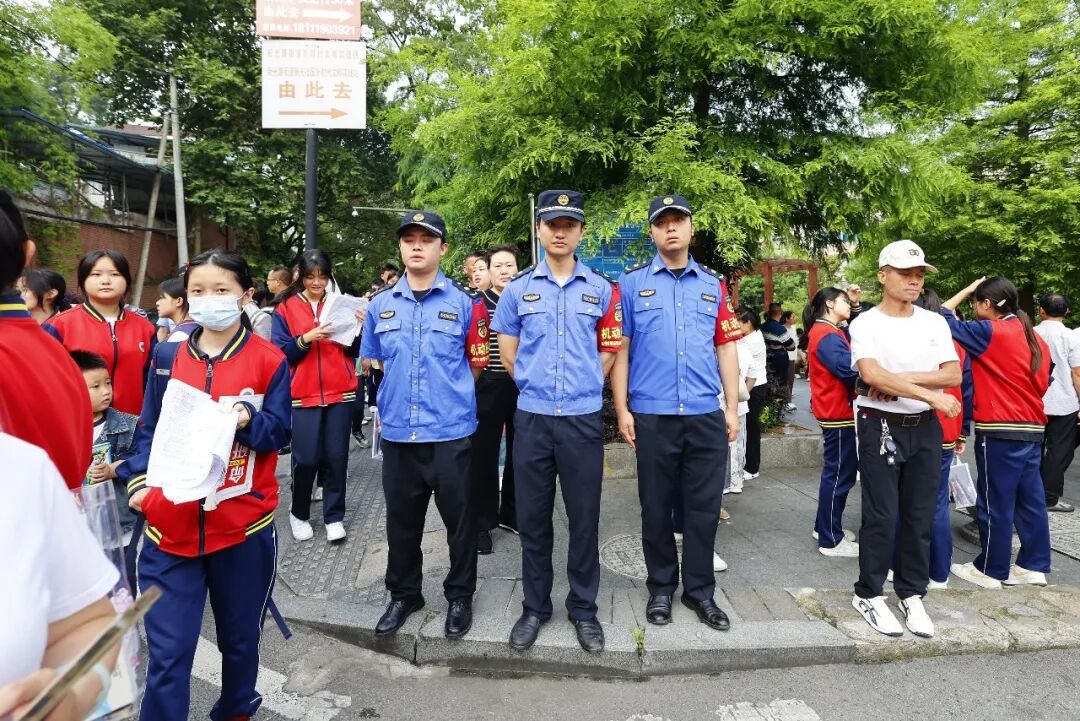织密保障网 护航中考行：贵阳贵安中考首日秩序井然
