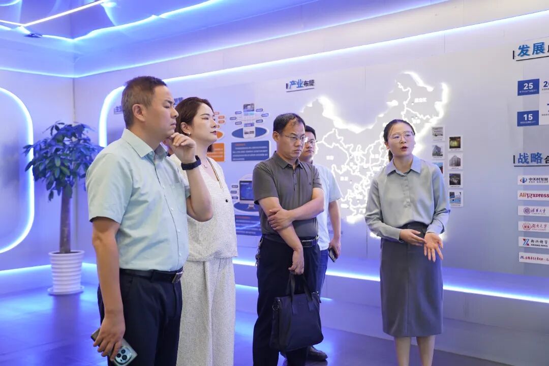 淮北市人力资源和社会保障局一行莅临易恒云创及旗下园区参观调研(图4)