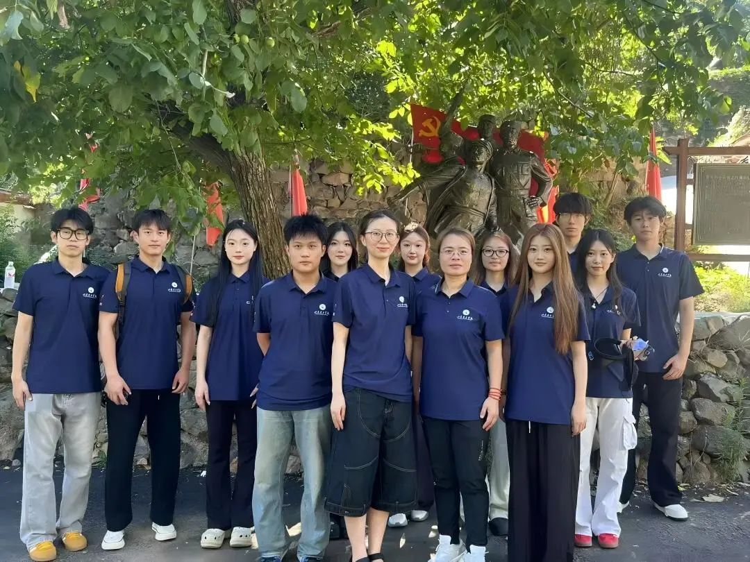 图为7月19日艺启志愿服务团队参观大马屿红色革命基地 (7)_proc(1).jpg