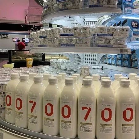 知名酸奶超标60倍！上海超市里经常看到柜台…