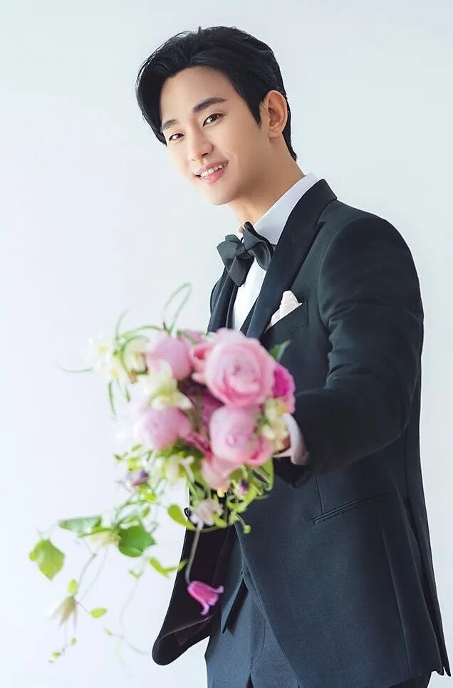 神颜爱豆演唱会猛掐大腿这是怎么了