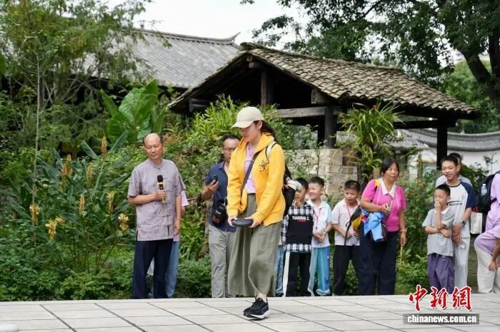 棋盘相伴时间快全诗__棋逢对手下两盘是什么意思