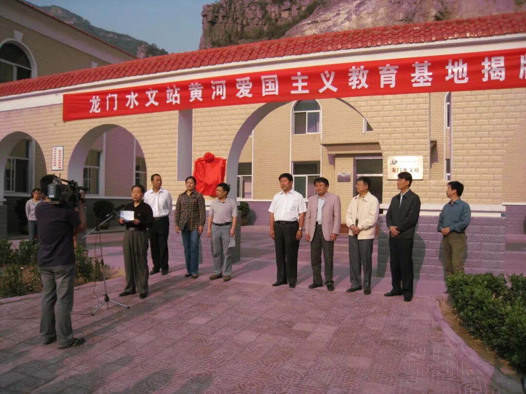 礼赞最美水利人丨黄委龙门水文站水文职工群体:崖壁上