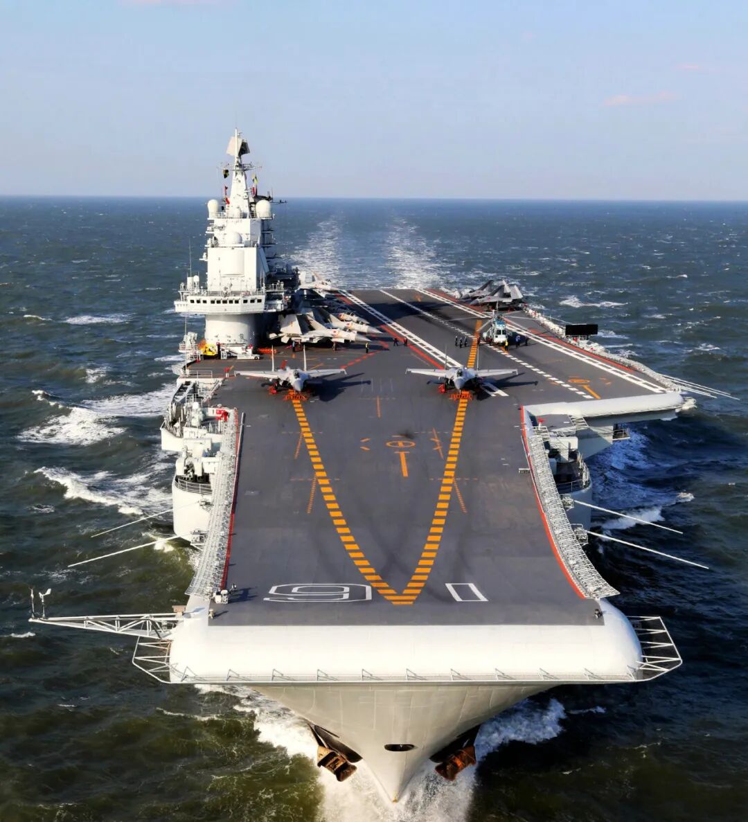 辽宁舰,舷号162019年12月17日我国第一艘国产航母"中国人民解放军海军