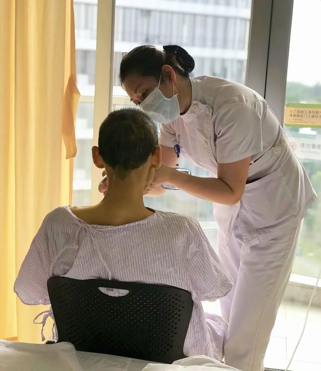 病房的床怎么摇起来住院不用“摇人”！免陪护病房：躺平，剩下的交给我们_https://www.jmylbn.com_新闻资讯_第18张