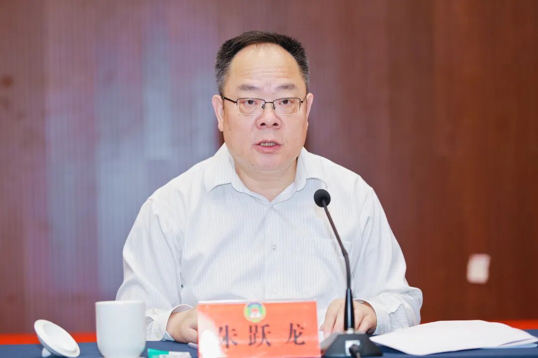 邗江区政协召开十一届六次常委会议张新钢出席并讲话朱跃龙参加会议