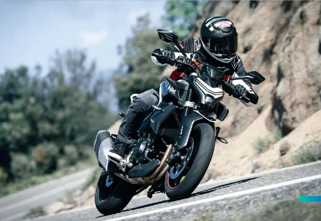 接连降价的春风450nk是否值得入手街车简鉴第2期