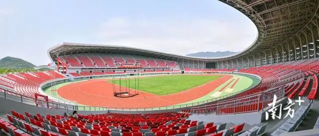 粤超清远首战，选址于清远体育中心体育场。