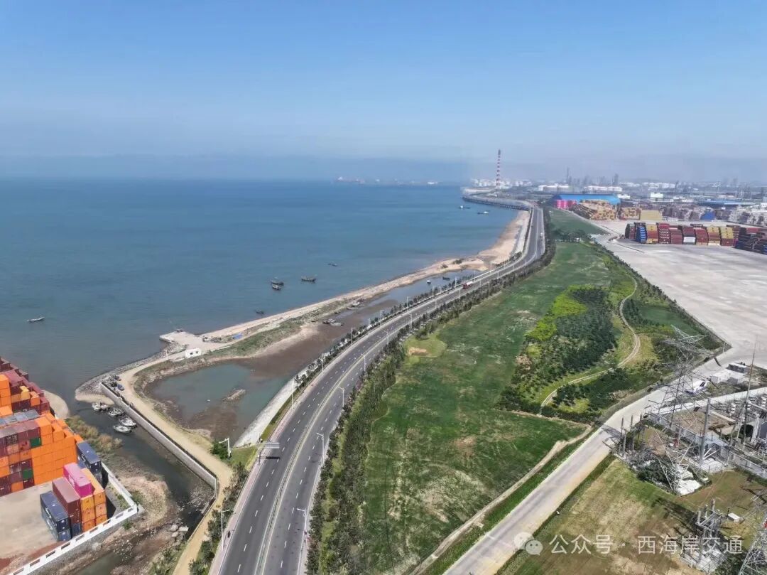 青岛西海岸新区辽河路(黄张路三期)绿化工程顺利完工