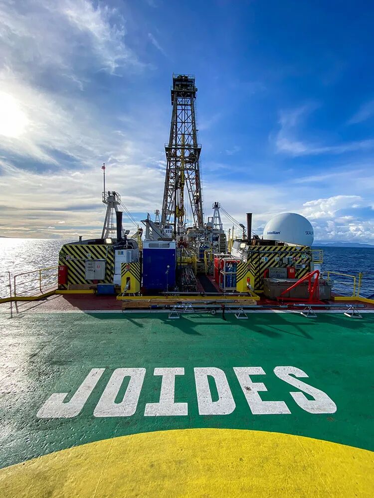 科普直播|“深海下的火山秘境”IODP 398航次“船－岸连线”