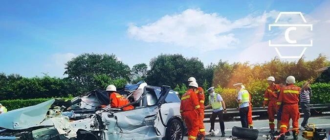 蔚来事故启示录：被夸大的和被误导的自动驾驶