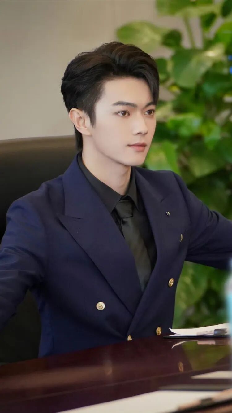 8242｜明星许凯壁纸高清手机电脑平板全屏壁纸