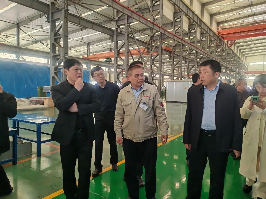 The Municipal Party School organized section-level cadres to visit Xinda for inspection and exchange.