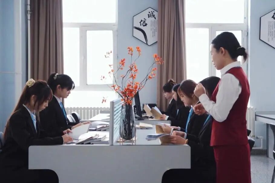 选择吉科十大理由之1：入学即入职！