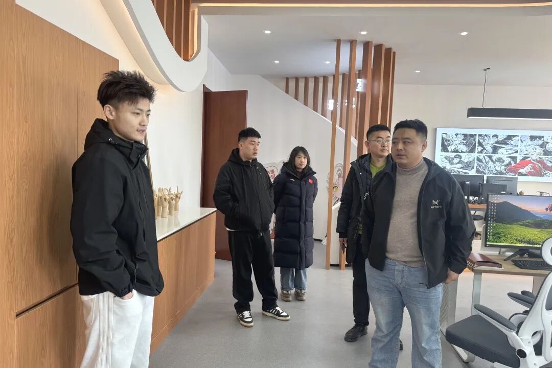 校企联动·共筑新篇｜焦点传媒到访我校共探影视基地校企合作新机遇