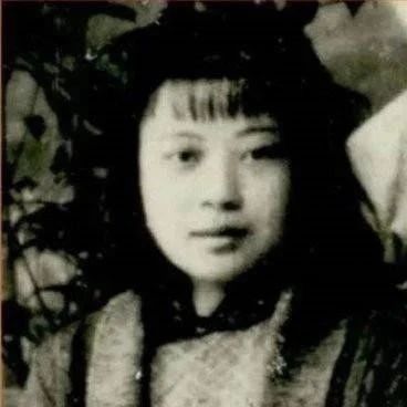 1945年,女战士黄美英被日军轮番侵犯,又被锋利的刀片割肉,她宁死不屈!