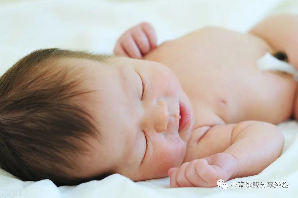 为什么剪脐带要先夹住剪脐带是妈妈疼还是宝宝疼？脐带出现这些异常，说明要去医院看看_https://www.jmylbn.com_新闻资讯_第3张