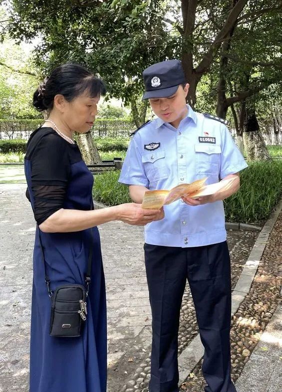 你好警察節東湖公安警銜一個警察的人生