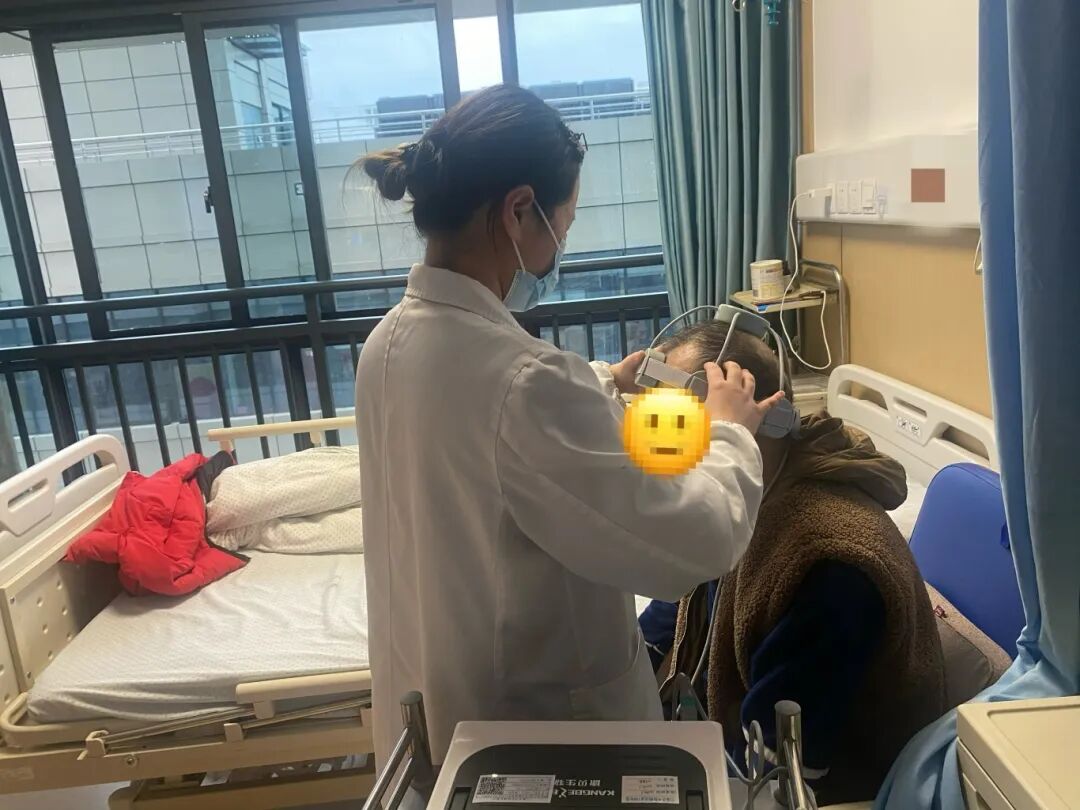 tms什么医疗无创治疗新选择｜经颅磁刺激（TMS）：唤醒大脑的“康复密码”_https://www.jmylbn.com_新闻资讯_第2张