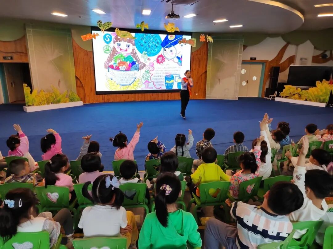 2023年4月马尾区市场监管局进福州市马尾区第三实验幼儿园开展食品安全普法宣传.jpg